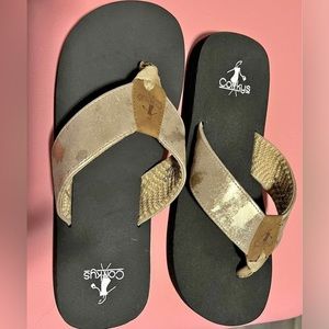 Corkys Women’s Flip flops Taupey Gold Size 9